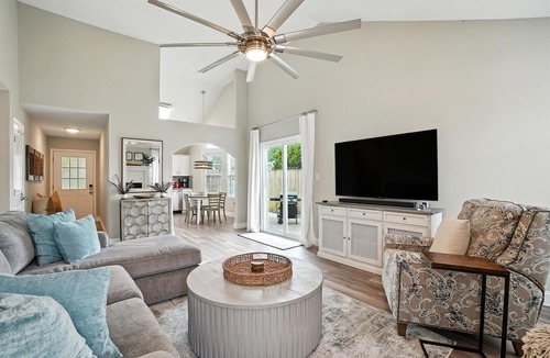 Wright House | Sea Horse Cove: Fully Fenced, Kid and Pet Friendly