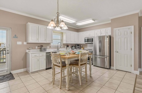 Silver Cay House | Sea Level | Relaxing Gulf Getaway, pets welcome