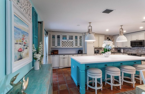 Florida North Atlantic Coast House | Sea Spray Cove: Beachside 3-Hole Golf Retreat in Palm Beach Gardens. EV Charger