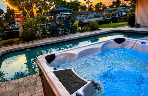 Isle of Palms House | Seabreeze Boating Way|Pool| Hot Tub & Private Dock