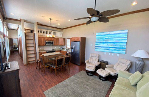 Ponchartrain Park Hotel | Seabrook Villa Deluxe Unit