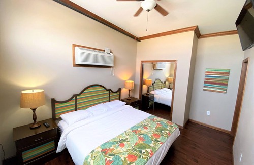 Ponchartrain Park Hotel | Seabrook Villa Deluxe Unit