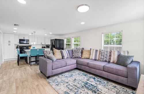 Bahama Beach House | Seahorse Cottage Pet Friendly, walking distance to beach