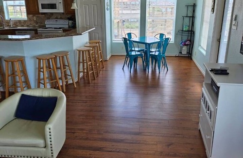 Port Bolivar House | Seahorse Sea Stunning Gulf & Bay Views Canal‑Front Dock Short Walk/Golf Cart to Beach Sleeps 16