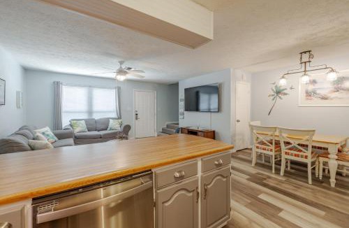 Bahama Beach House | Seas The Day, Pet Friendly Walk to beach!