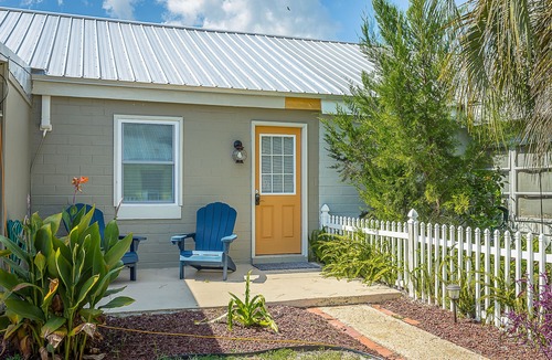 Lanark Village Apartment | Seashell 2 1BR/1BA duplex