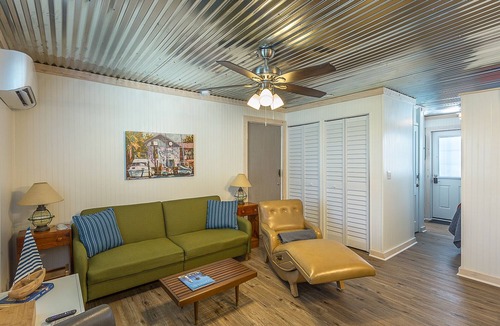 Lanark Village Apartment | Seashell 2 1BR/1BA duplex