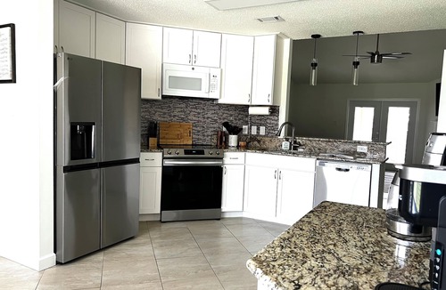 Mary Esther House | Seashell Family Hideaway 4BR Coastal Retreat Near Navarre Beach – Sleeps 10