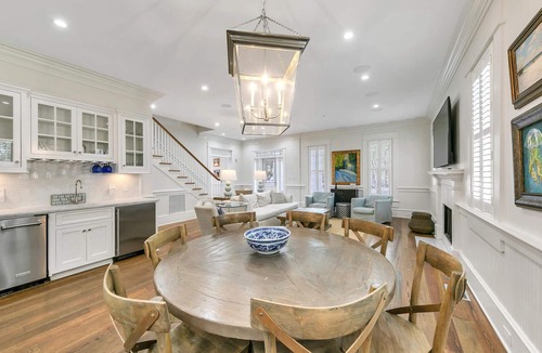 Seaside House | Seaside "Feeling Good Again" |8-10 BR | Sleeps 18-22!| Seaside Ave