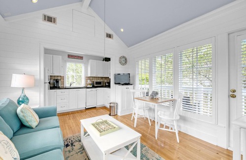 Seaside House | Seaside "Following Seas" |1BR | Sleeps 2| On 30A- Steps Away from Beach!