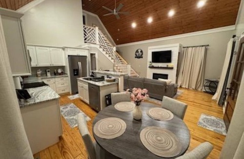 Guntersville Cabin | Secluded Cabin Bliss Just Minutes from Lake Guntersville