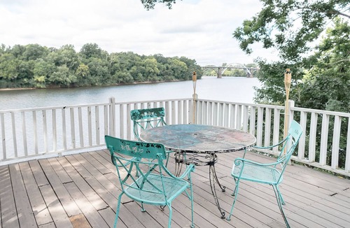 Selma Cabin | Secluded downtown cozy cabin feel w/waterfront view of the Edmund Pettus Bridge