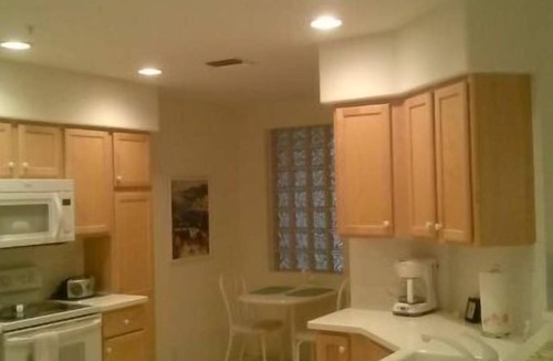 Tropical Cove Condo | Secluded Flower at Lexington CC Lake Village
