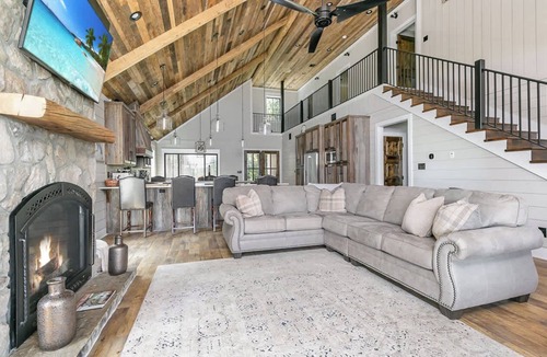 Farmerville House | Secluded Luxe Cabin| FirePit & Kayaks | Boathouse