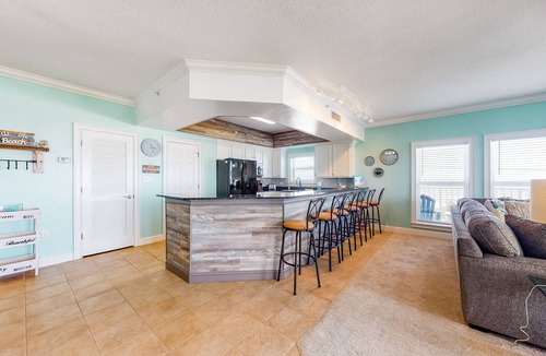 Mexico Beach Condo | Second Floor Condo a/Ocean View, Shared Pool & Hot Tub, High-Speed WiFi, & W/D