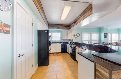 Mexico Beach Condo | Second Floor Condo a/Ocean View, Shared Pool & Hot Tub, High-Speed WiFi, & W/D