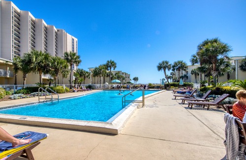 Destin Condo | Second floor condo with pool access, ccean view, WiFi, W/D, and central AC