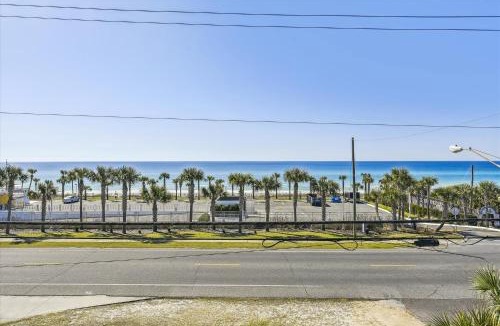 Bahama Beach House | Second Wind by Book That Condo