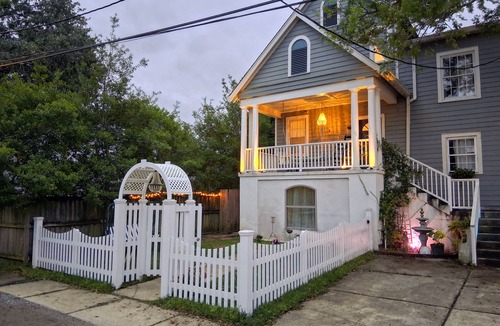 Broadmoor Apartment | Secret Garden: Close to all New Orleans top attractions