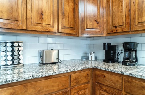 Avinger Cabin | Selah Lodge! Gorgeous Lakefront lodge on 170 Acres with 6 Bedrooms