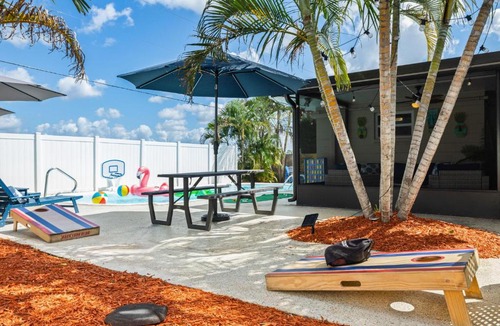 South Pinellas Community Council House | Seminole Shores Private Pool Outdoor Games Wifi