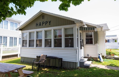 Wells Beach Cottage | Sept 5-12 cancellation, reduced rates! Walk to beach in Wells, 1 dog welcome!