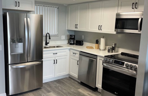 Hudson Condo | Sept-Jan Discounts Beautiful Modern Gulf-Front Condo Sleeps 4+ Hudson, FL.