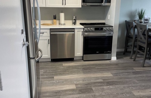 Hudson Condo | Sept-Jan Discounts Beautiful Modern Gulf-Front Condo Sleeps 4+ Hudson, FL.
