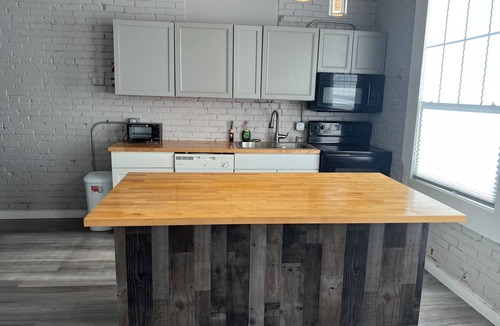 Hillsboro Apartment | Serene 2-bedroom apartment in charming Hillsboro