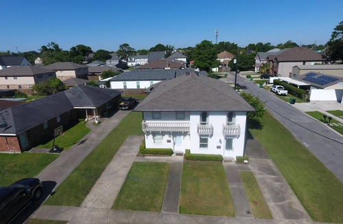 Metairie Apartment | Serene 2-bedroom corporate apartment with AC in Metairie Prime location