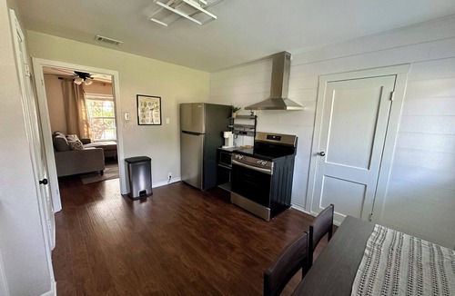 Temple House | Serene 2-bedroom house 4 min from Baylor Scott and White Hospital
