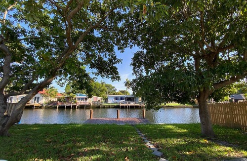 North Central Hollywood Condo | Serene 3/2 home in tranquil Hollywood close to I95, Ft Lauderdale Air & Beach.