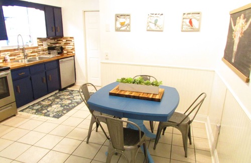 Southside House | Serene 3-bedroom house with AC in charming South Jacksonville, Mandarin area.