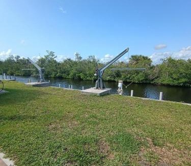 El Jobean House | Serene Canal Retreat