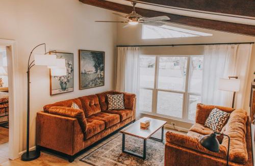 Nederland House | Serene Haven 3BR 2BA With 5 Beds in the Heart of Nederland