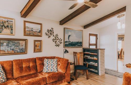 Nederland House | Serene Haven 3BR 2BA With 5 Beds in the Heart of Nederland