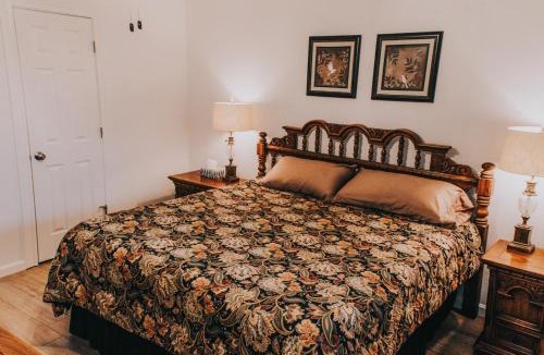 Nederland House | Serene Haven 3BR 2BA With 5 Beds in the Heart of Nederland