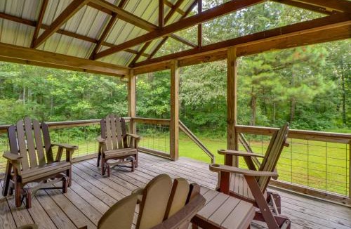 Fort Payne House | Serene & Secluded Alabama Cabin w/Covered Deck!