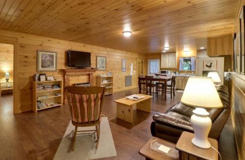 Fort Payne House | Serene & Secluded Alabama Cabin w/Covered Deck!