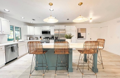 Iona House | Serene Waterfront Home with Pool. Minutes to Sanibel & Fort Myers Beach.