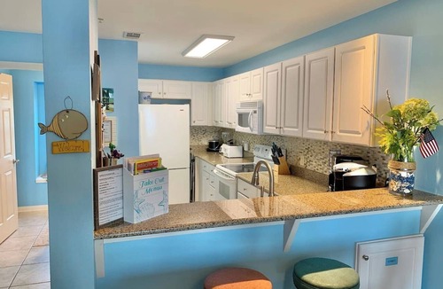 Innerarity Townhomes House | Serenita Ora: Quiet Waterfront Unit with 2 Kayaks!