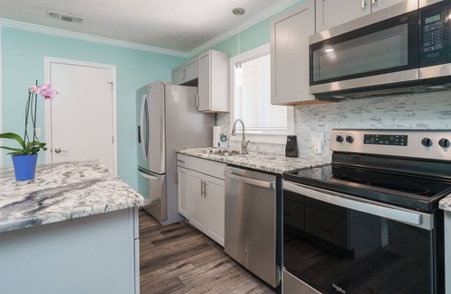 Crescent Beach House | Serenity at Sunset | Winter Rates