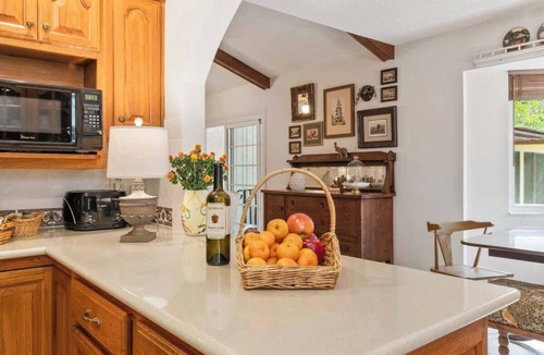 Southside House | Sherylee's Poolside Retreat - Team Joseph Ellen