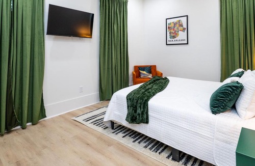 Tulane - Gravier House | Shimmering New NOLA Home TVs in Bedrooms & Parking
