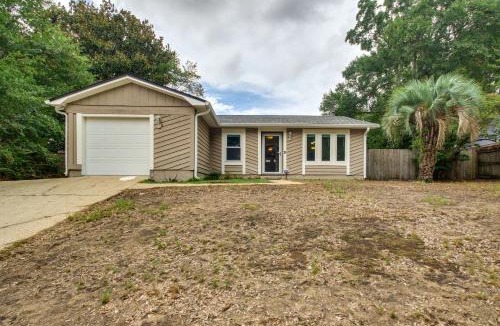Northeast Pensacola House | Shop, Dine and Visit UWF Pensacola Home with Yard!
