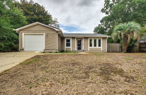 Northeast Pensacola House | Shop, Dine & Visit UWF: Pensacola Home w/Yard!