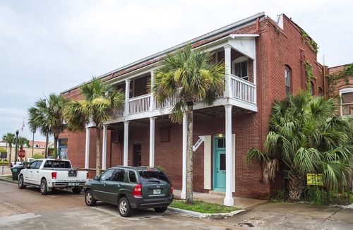 Historic Downtown Apalachicola Apartment | Shopping, Restaurants, waterfront, Brewery just out your doorstep!