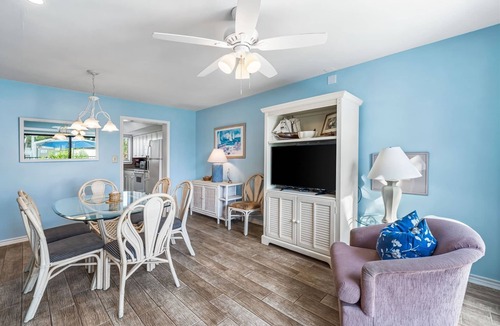Destin House | Shore Beats Work | 3 Bed, 2 Bath