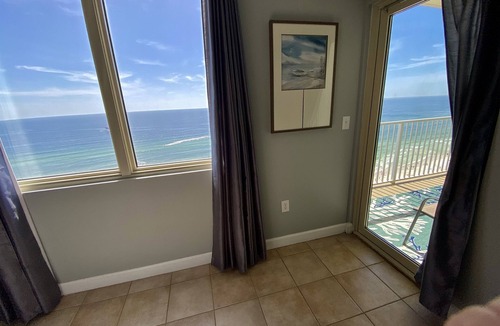 Panama City Beach House | Shores of Panama end unit/Sunset view/FREE BEACH CHAIRS/res. parking