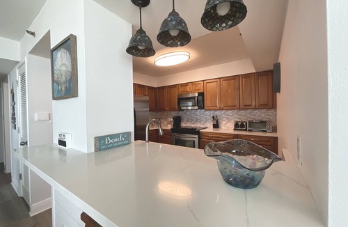 Pensacola Beach Condo | Short Stays, Big Savings! – 3 & 4-Night Getaways Tristan Towers 13B Waterfront!